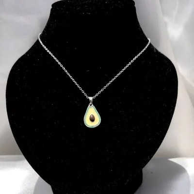 Collar Aguacatito de acero inoxidable - no se oxida - Joyería Salomé Quito