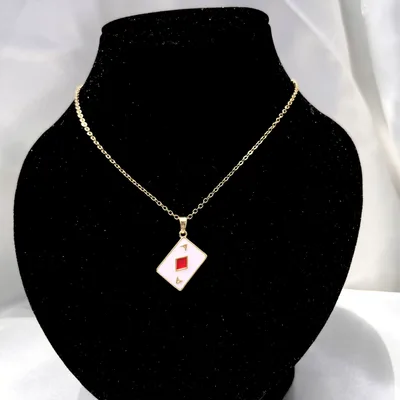 Collar Mini Carta Roja de acero inoxidable - no se oxida - Joyería Salomé Quito
