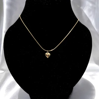 Collar Mini Corazon Dorado de acero inoxidable - no se oxida - Joyería Salomé Quito